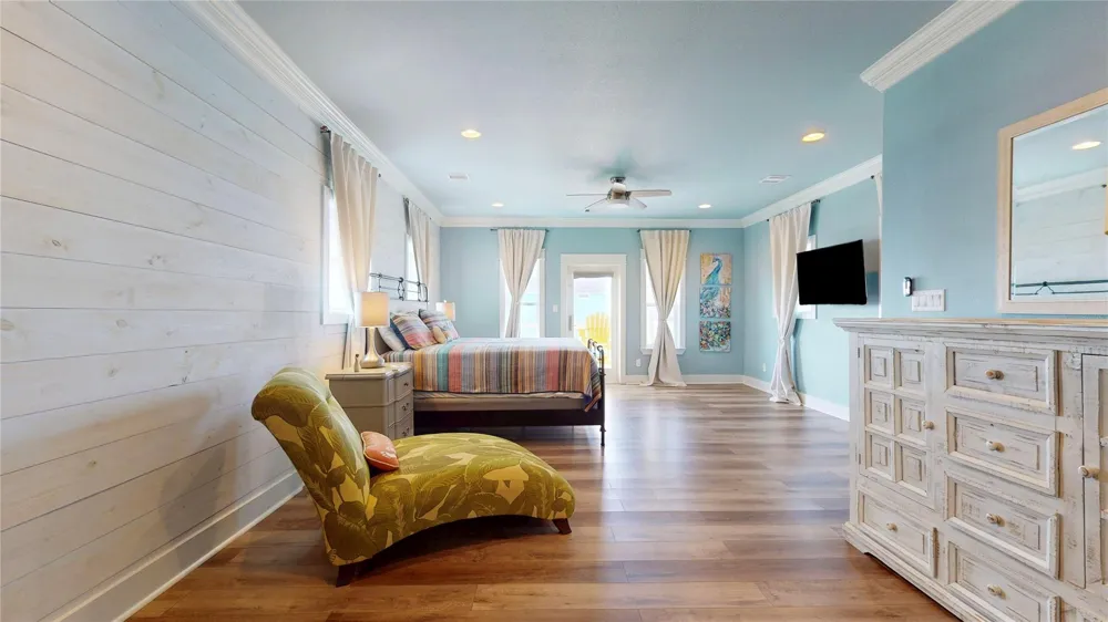 2809 Tradewind Lane Crystal Beach, TX 77650