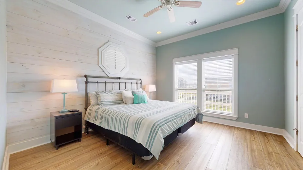 2809 Tradewind Lane Crystal Beach, TX 77650