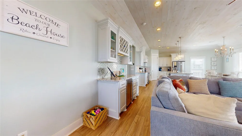 2809 Tradewind Lane Crystal Beach, TX 77650