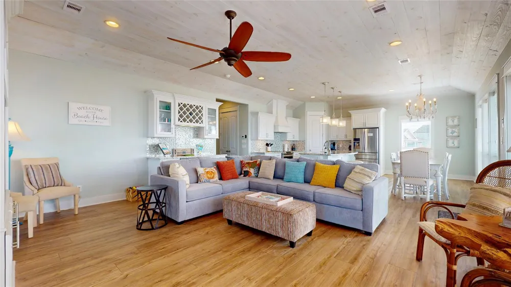 2809 Tradewind Lane Crystal Beach, TX 77650