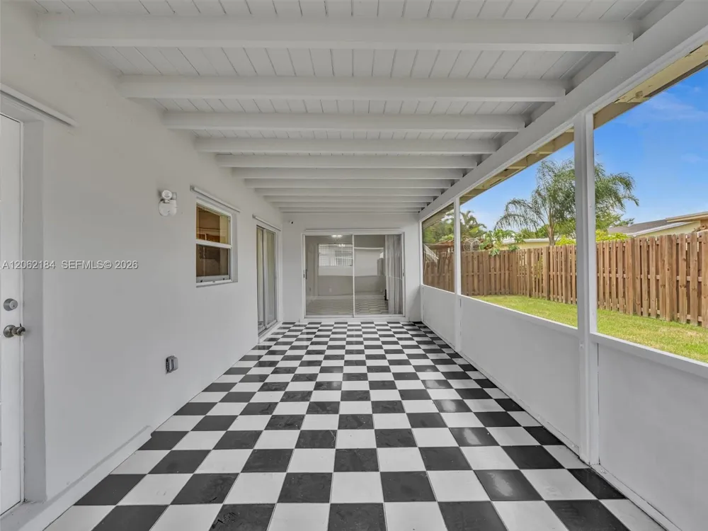 1065 NW 68th Ter Margate, FL 33063