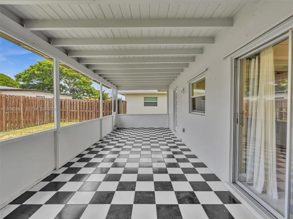 1065 NW 68th Ter Margate, FL 33063
