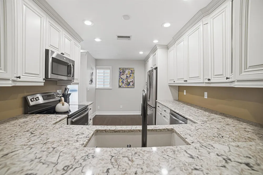 85 PELICAN POINTE DRIVE #203 Delray Beach, FL 33483