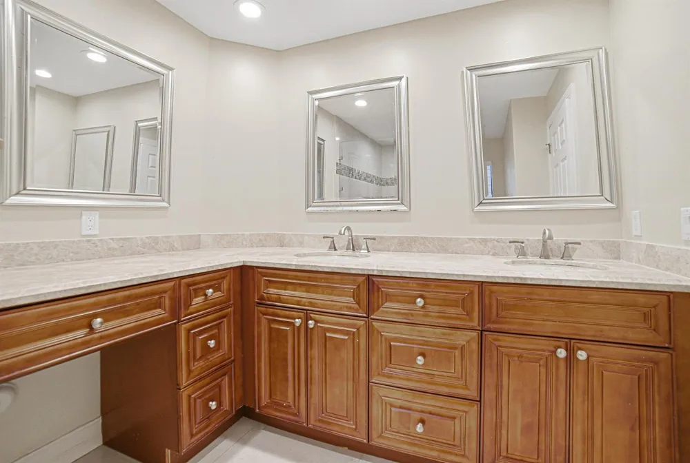 85 PELICAN POINTE DRIVE #203 Delray Beach, FL 33483
