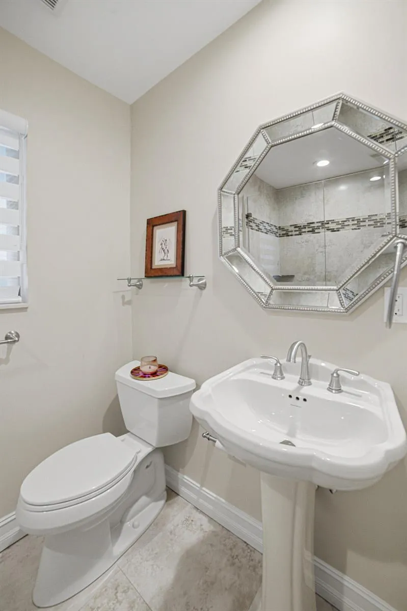 85 PELICAN POINTE DRIVE #203 Delray Beach, FL 33483