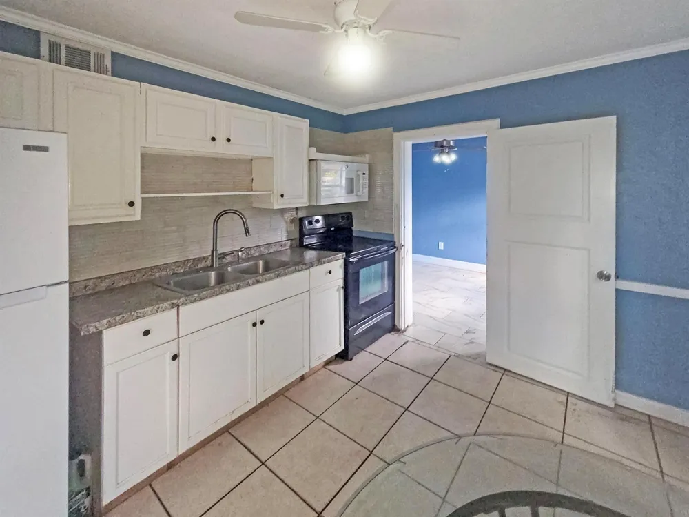 715 10TH STREET Fort Pierce, FL 34950