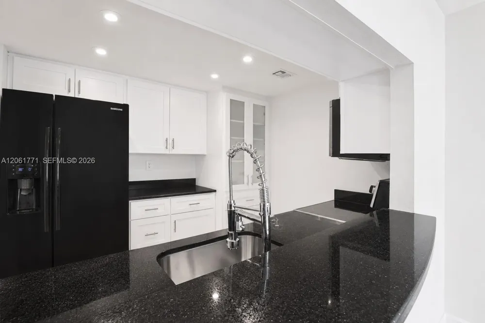 7601 E Treasure Dr #1809 North Bay Village, FL 33141