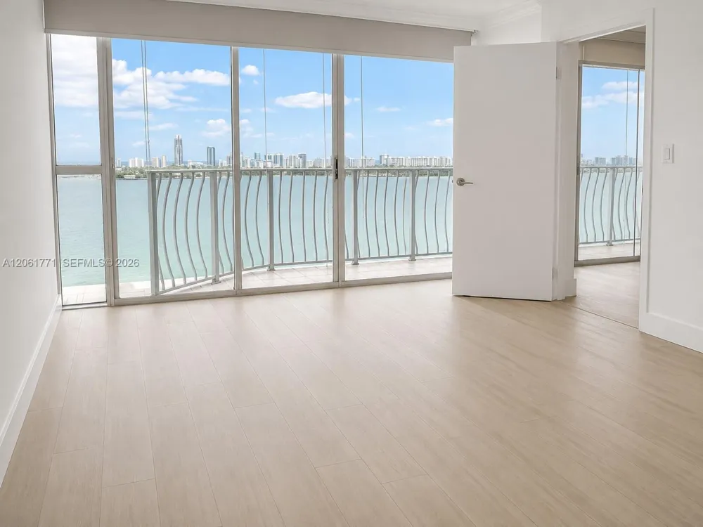 7601 E Treasure Dr #1809 North Bay Village, FL 33141
