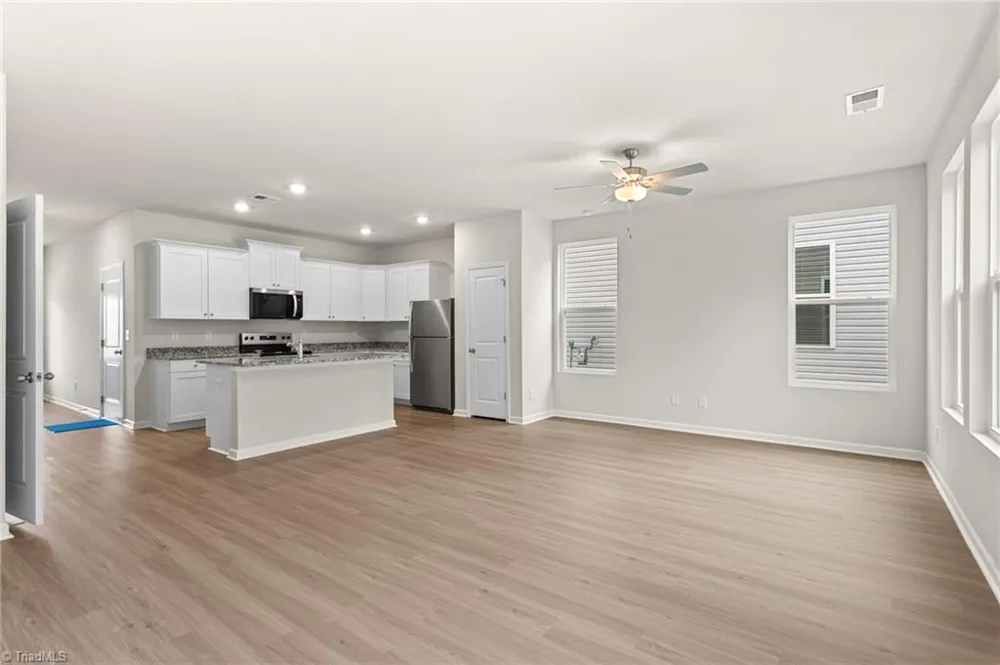 2122 Willow Glen Drive Graham, NC 27253