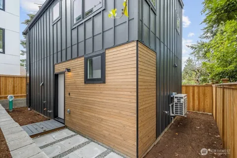 1214 NE 100th Street
