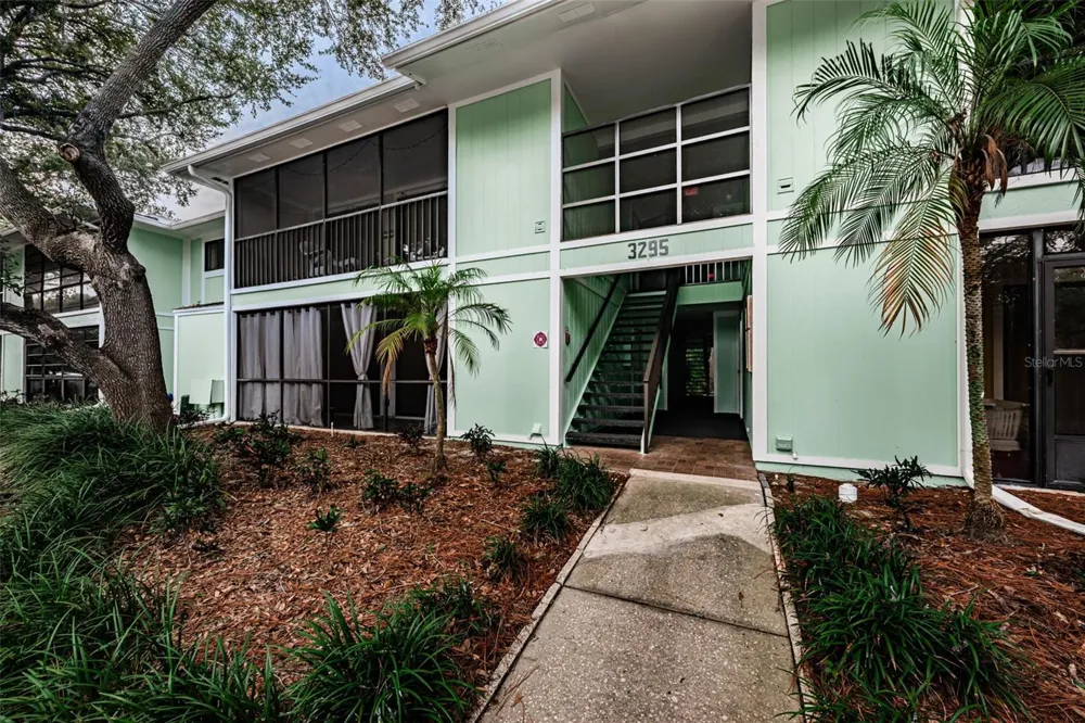 3295 FOX CHASE CIRCLE #107 Palm Harbor, FL 34683