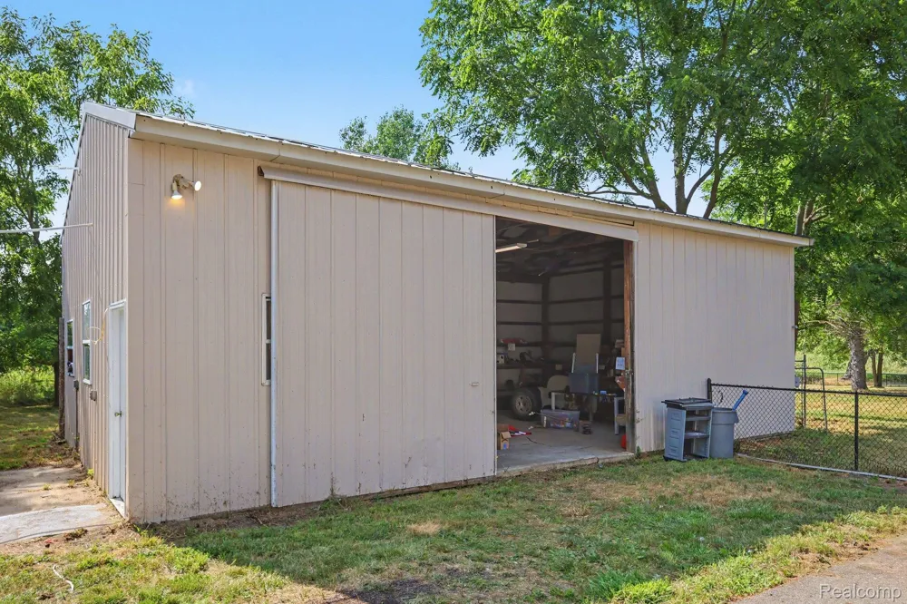 1253 Harper Road Alaiedon Township, MI 48854