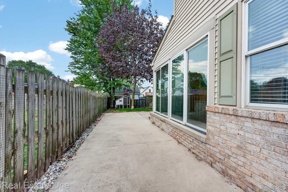 30364 Adams Drive Gibraltar City, MI 48173