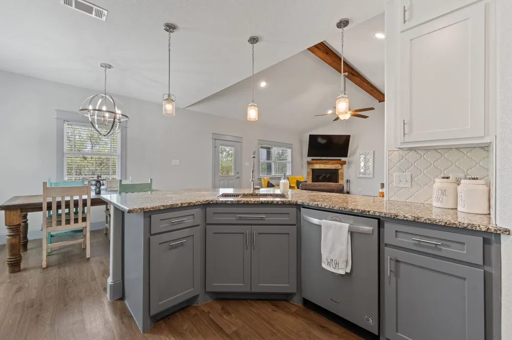 8868 County Road 1205 Grandview, TX 76050
