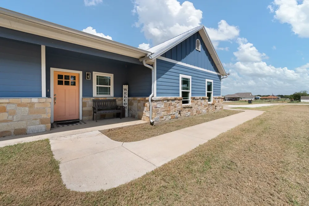8868 County Road 1205 Grandview, TX 76050