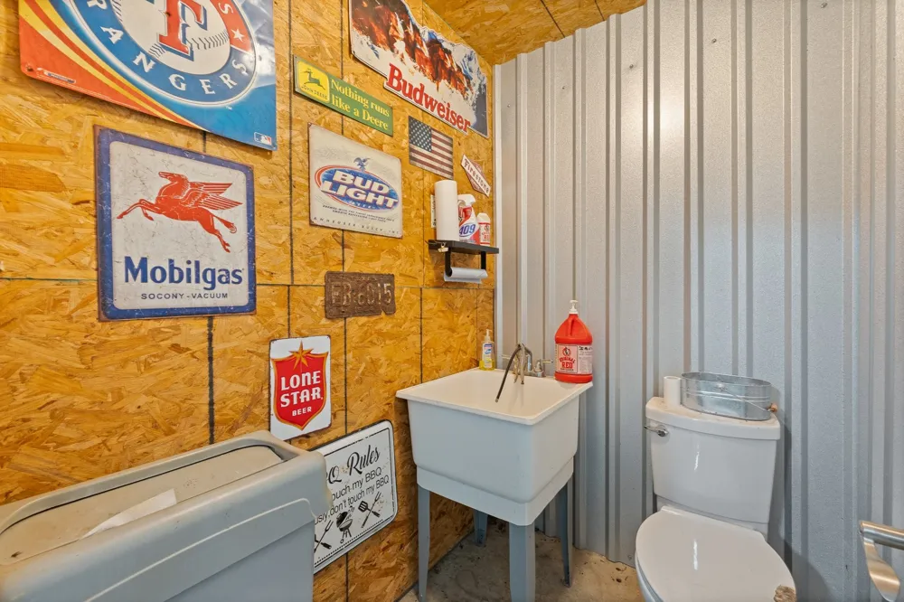 8868 County Road 1205 Grandview, TX 76050