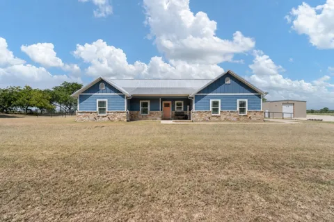 8868 County Road 1205