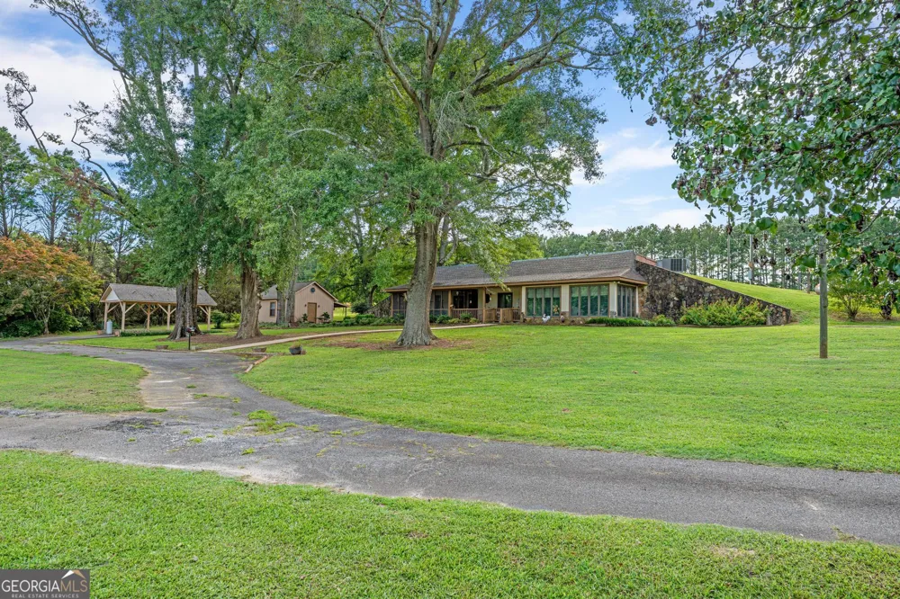 818 McCrary RD Molena, GA 30258