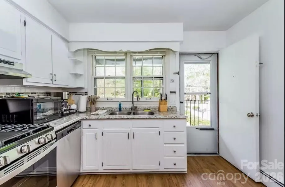 1150 W Blue Ridge Road #220 Flat Rock, NC 28731