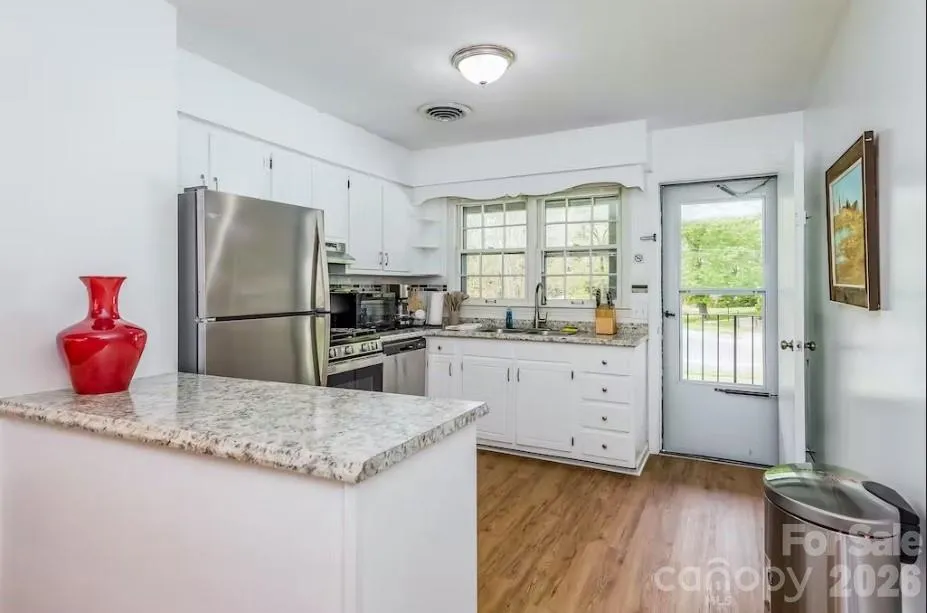 1150 W Blue Ridge Road #220 Flat Rock, NC 28731