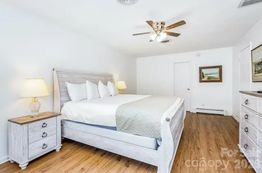 1150 W Blue Ridge Road #220 Flat Rock, NC 28731
