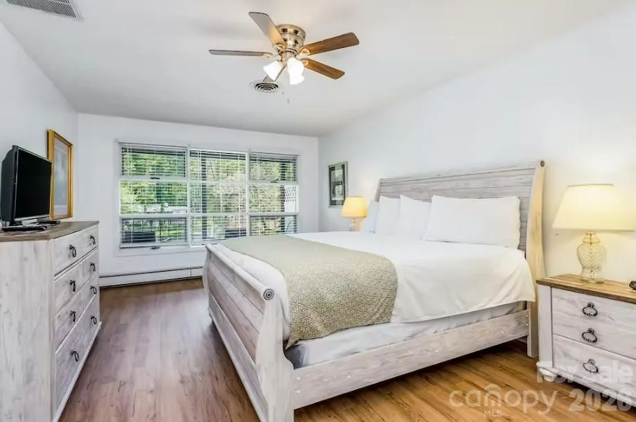 1150 W Blue Ridge Road #220 Flat Rock, NC 28731