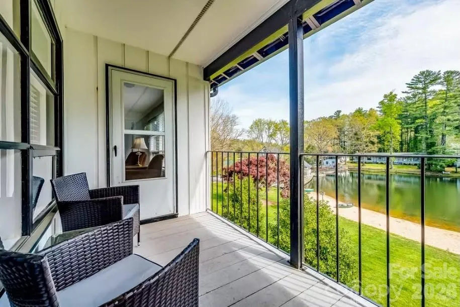 1150 W Blue Ridge Road #220 Flat Rock, NC 28731