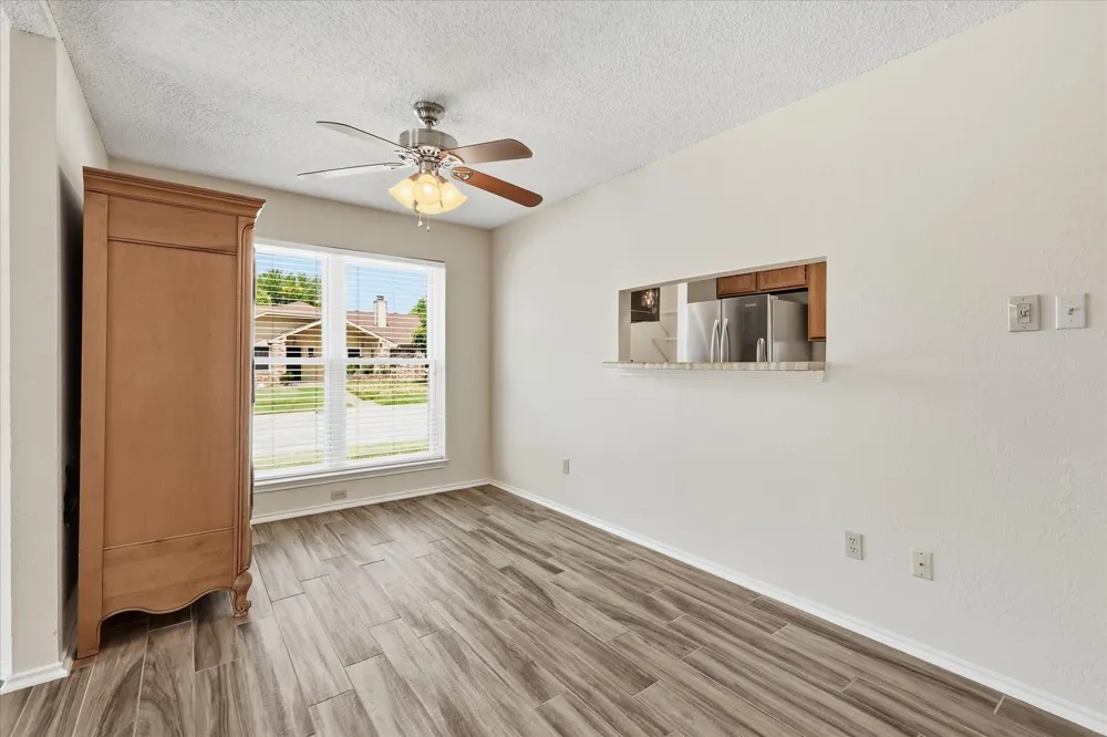 114 Glade Shadow Drive Euless, TX 76039