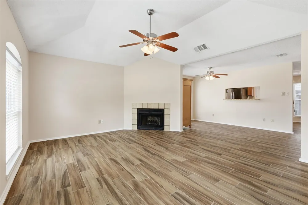 114 Glade Shadow Drive Euless, TX 76039