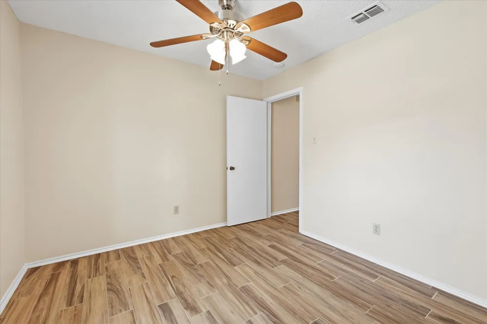 114 Glade Shadow Drive Euless, TX 76039