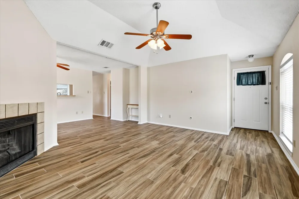 114 Glade Shadow Drive Euless, TX 76039