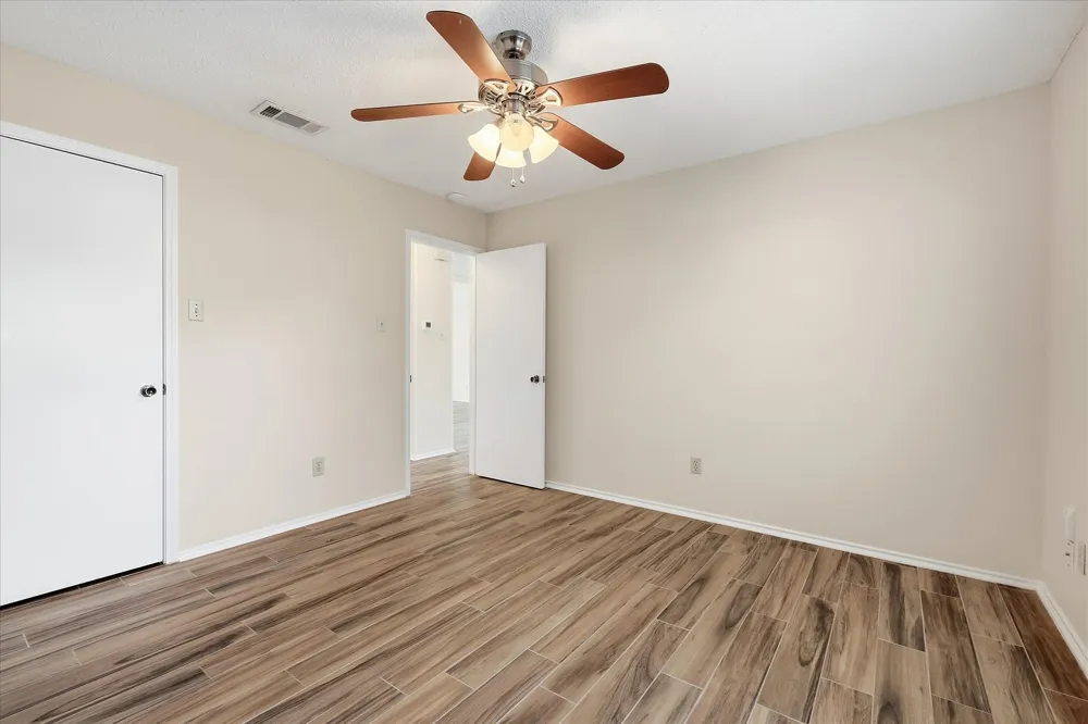114 Glade Shadow Drive Euless, TX 76039