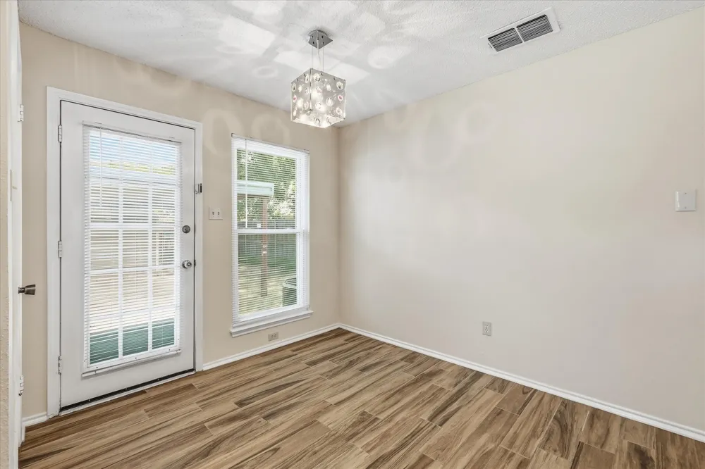114 Glade Shadow Drive Euless, TX 76039