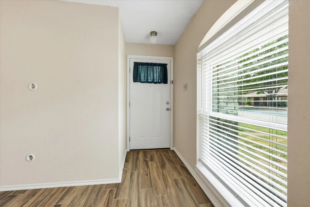 114 Glade Shadow Drive Euless, TX 76039