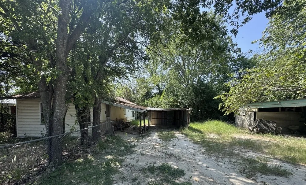 210 Oak Run Whitney, TX 76692