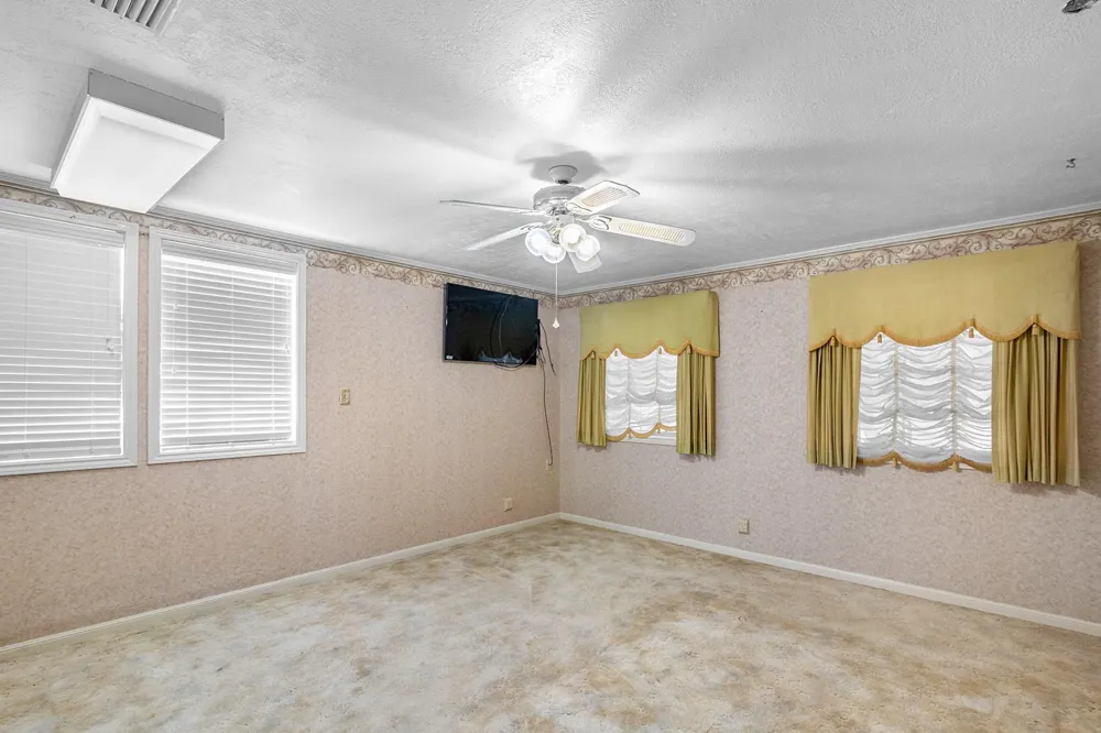 1101 Clark Street Yoakum, TX 77995