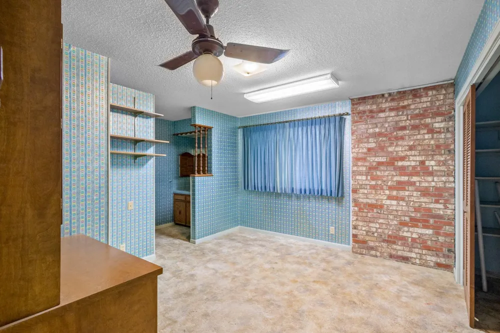 1101 Clark Street Yoakum, TX 77995