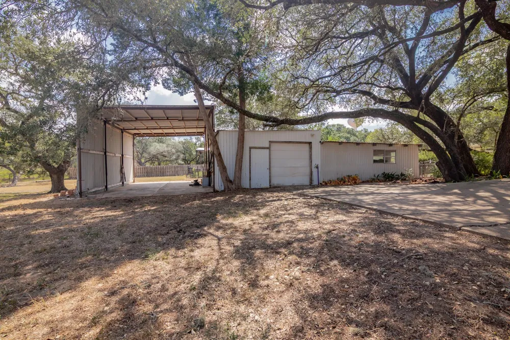 1101 Clark Street Yoakum, TX 77995