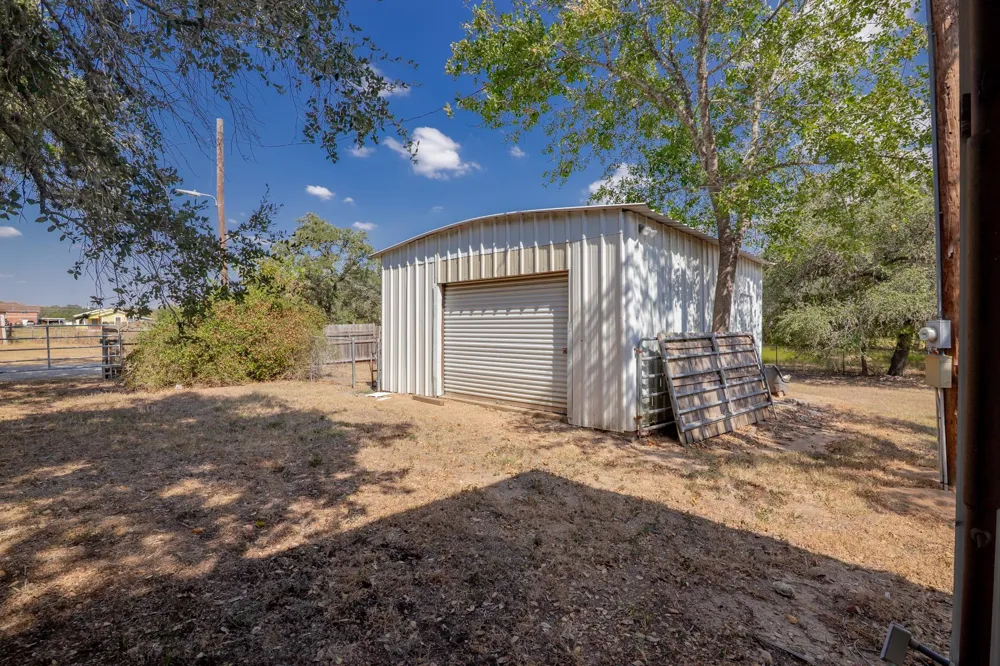 1101 Clark Street Yoakum, TX 77995
