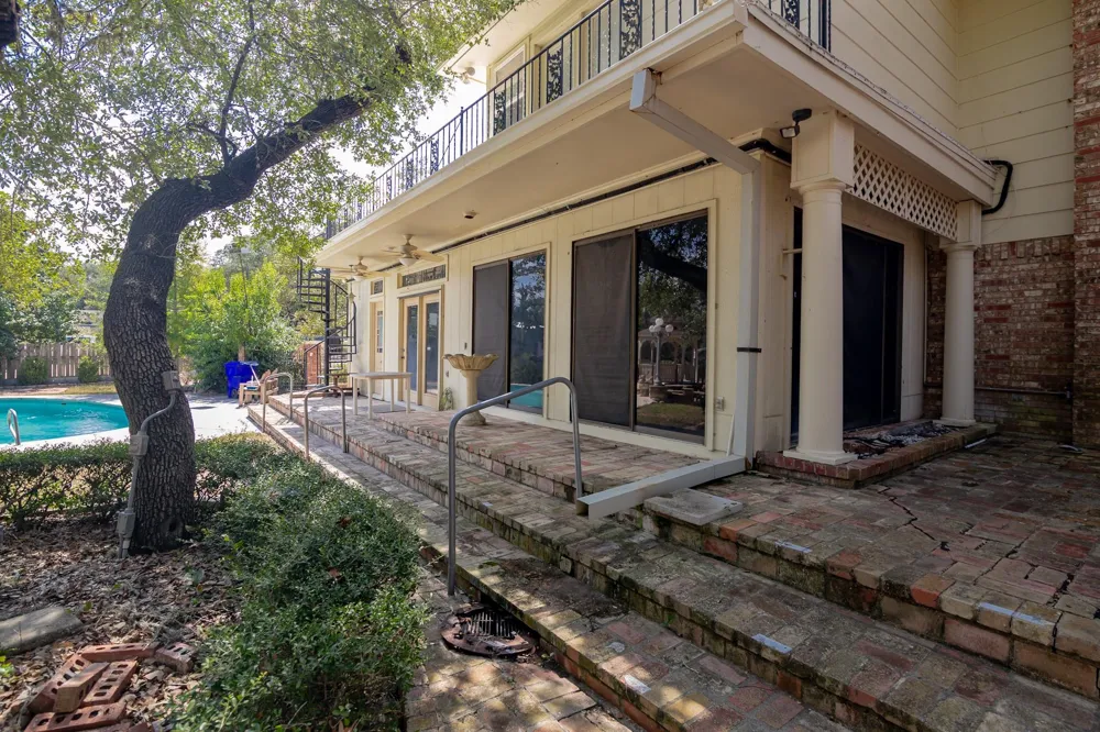 1101 Clark Street Yoakum, TX 77995