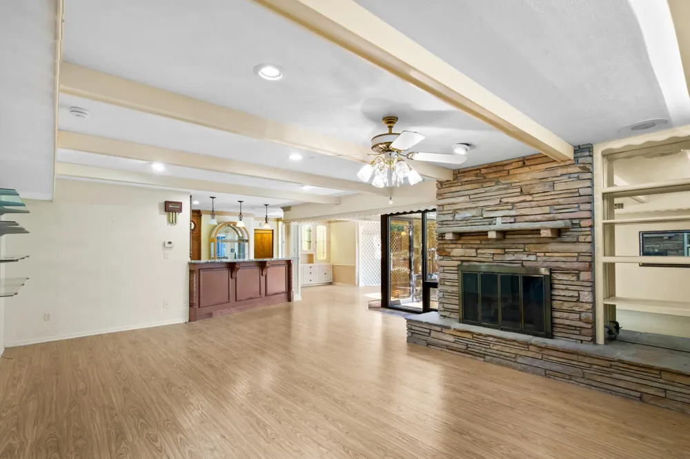 1101 Clark Street Yoakum, TX 77995