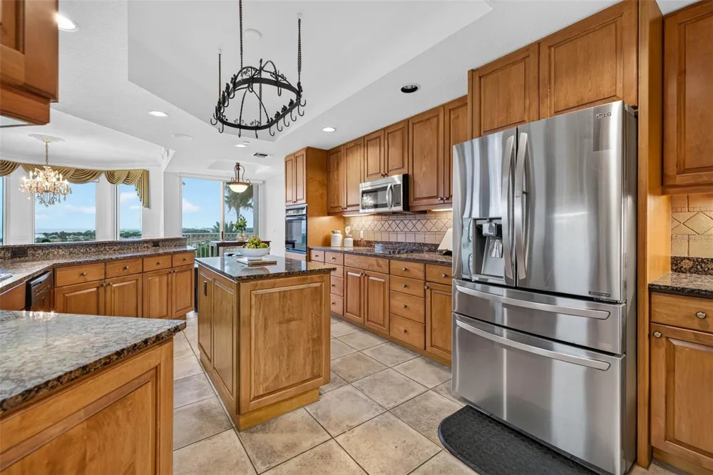 555 5TH AVENUE NE #521 St Petersburg, FL 33701