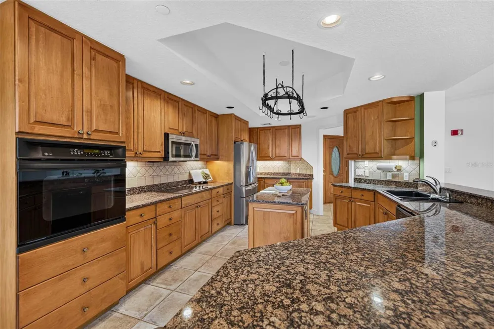 555 5TH AVENUE NE #521 St Petersburg, FL 33701