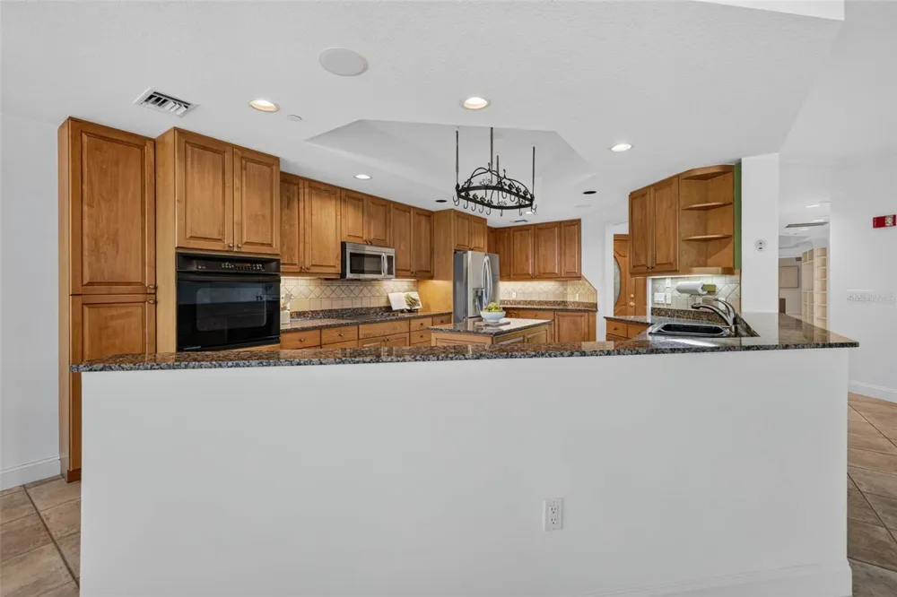 555 5TH AVENUE NE #521 St Petersburg, FL 33701