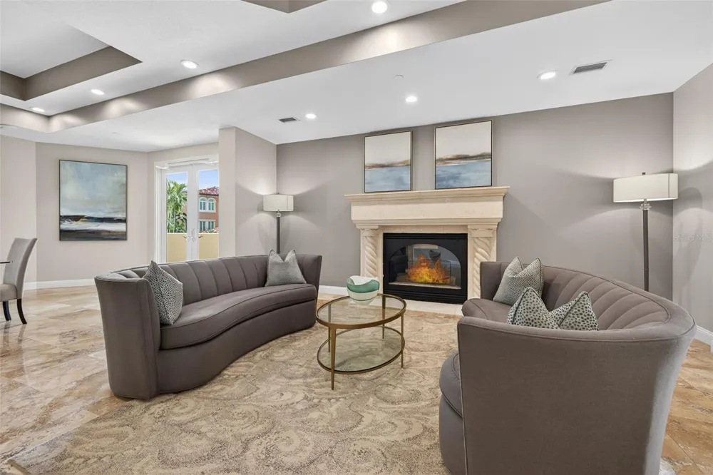 555 5TH AVENUE NE #521 St Petersburg, FL 33701