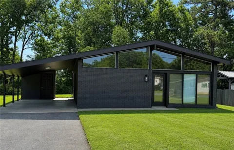 215 Maplewood Drive SW