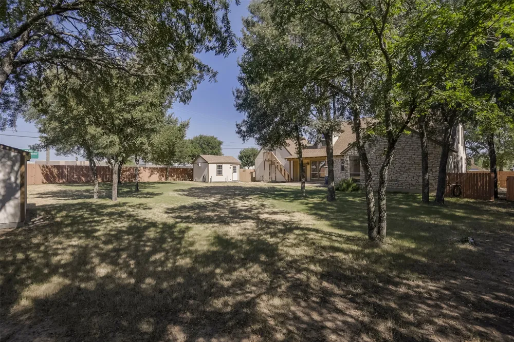 102 Tiffany Trail Weatherford, TX 76086