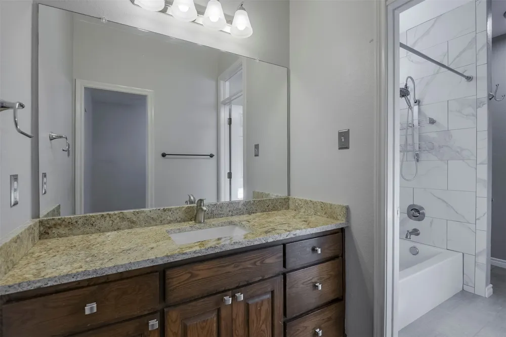 102 Tiffany Trail Weatherford, TX 76086