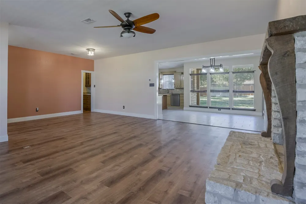 102 Tiffany Trail Weatherford, TX 76086