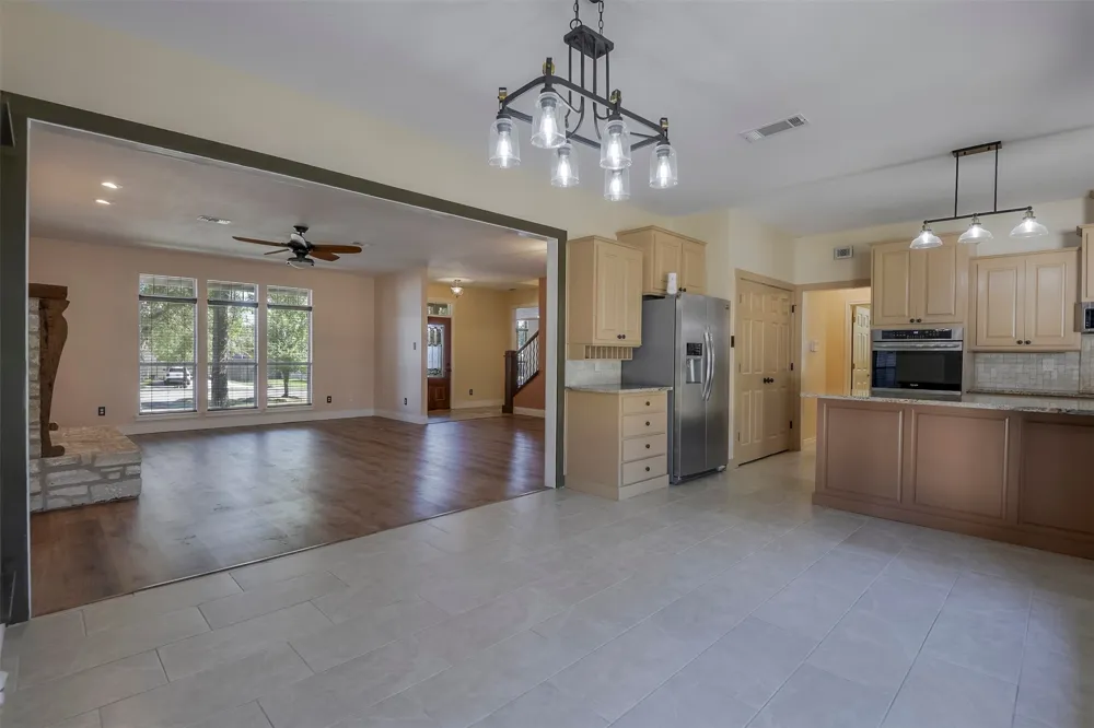 102 Tiffany Trail Weatherford, TX 76086